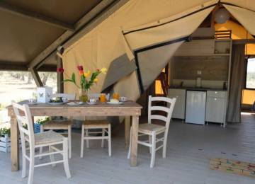 Glamping Trapani - In tenda come in una suite